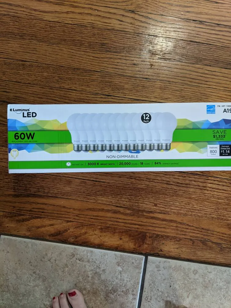 12 Pack of LED Lightbulbs photo 1