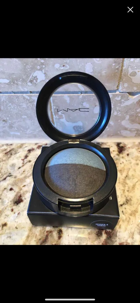 MAC Cosmetics - Eye Shadow - Heaven & Earth photo 1