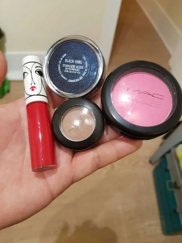 Limited Edition MAC Stuff photo 1