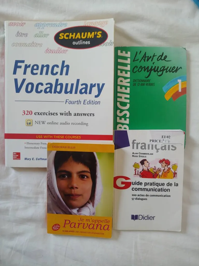 French Book And Exercise Bundle photo 1