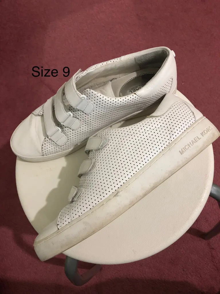 Like New! Michael Kors Shoes Size 9 photo 1