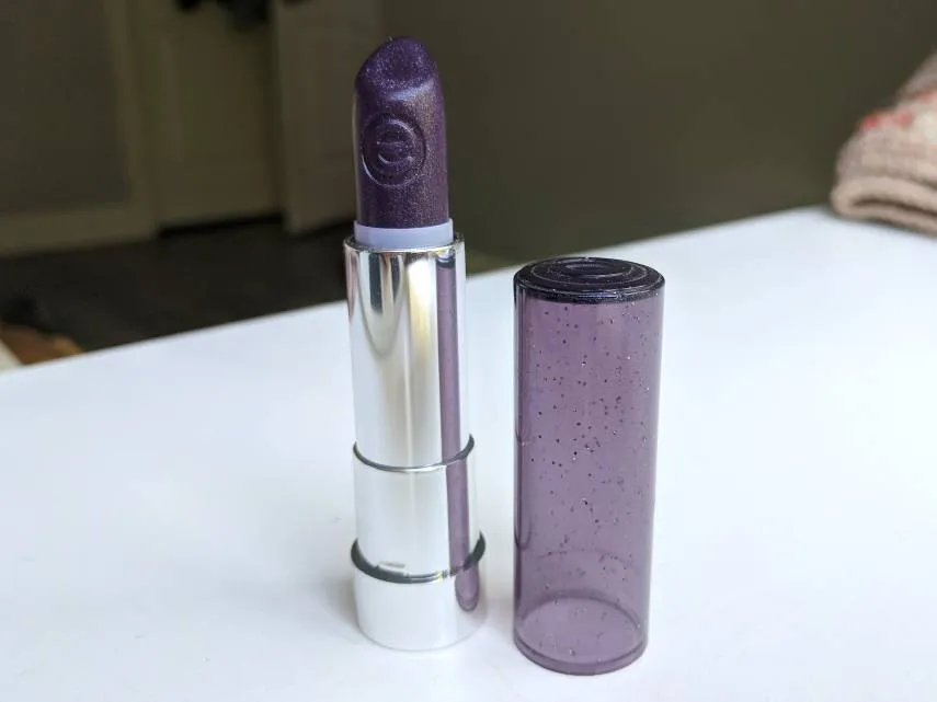 Essence Lipstick photo 1