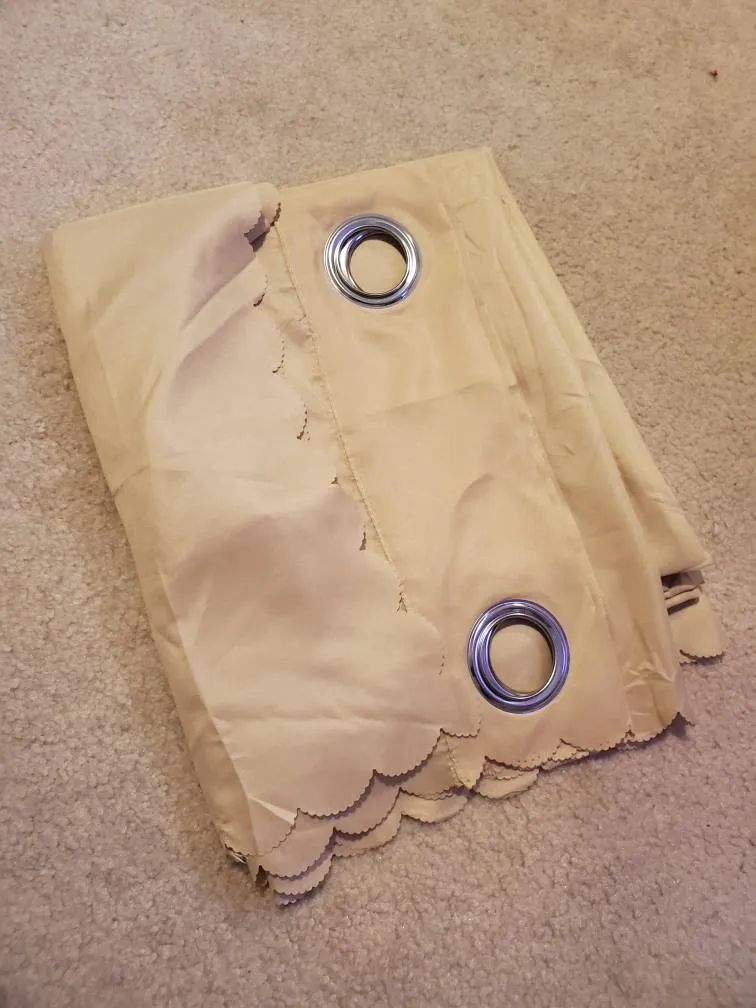 🆓 Tan Grommet Curtain photo 1