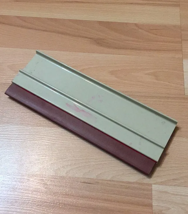 Speedball Squeegee photo 1