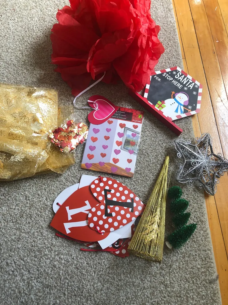 FREE 🌟 Seasonal Decor photo 1