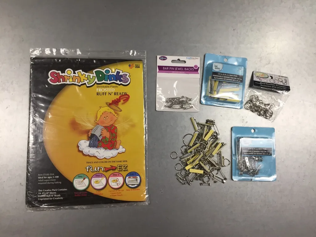 Shrinkable Plastic Pin And Key Chain Making Set photo 1