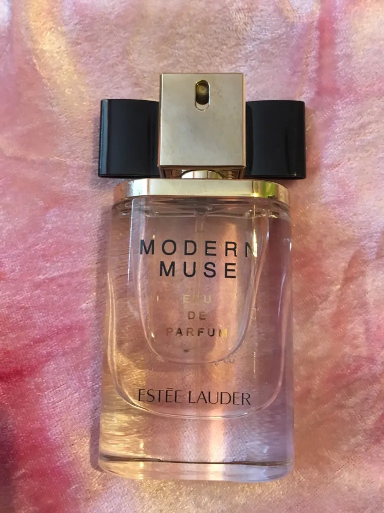 Modern Muse Perfume photo 1