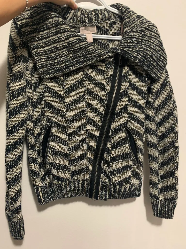 Free F21 Chunky Knit Sweater photo 1