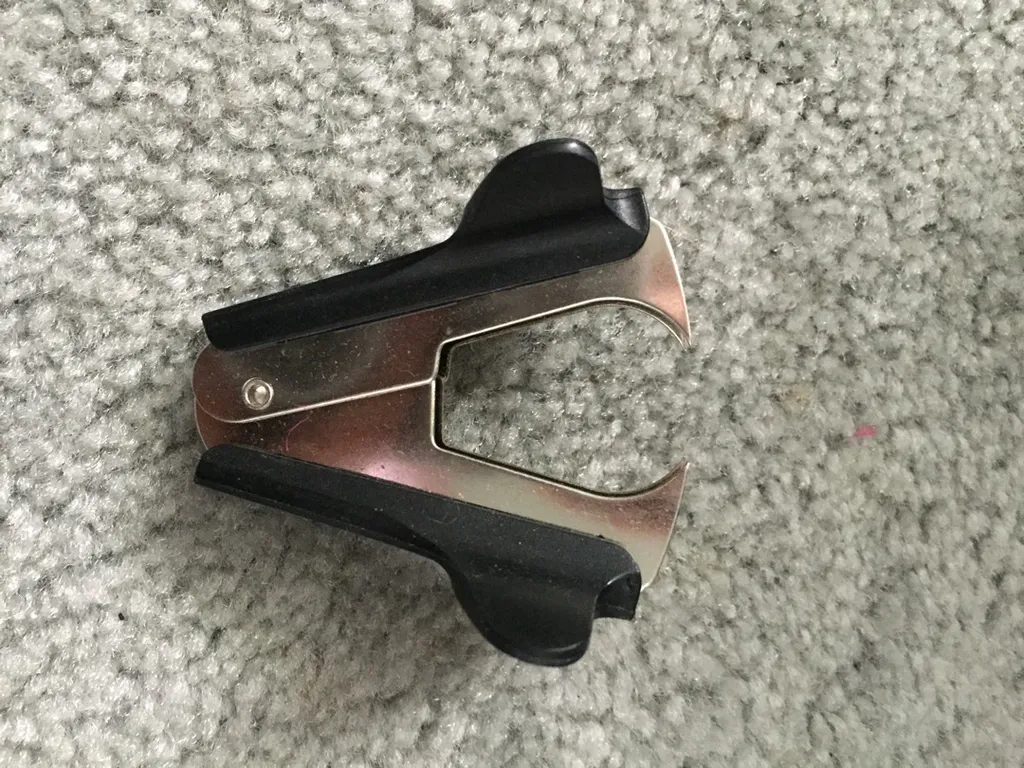 Staple Remover photo 1