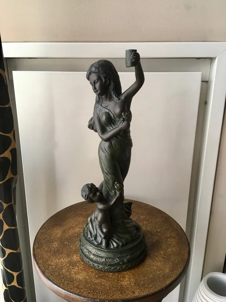 Mother and Child Statue photo 1