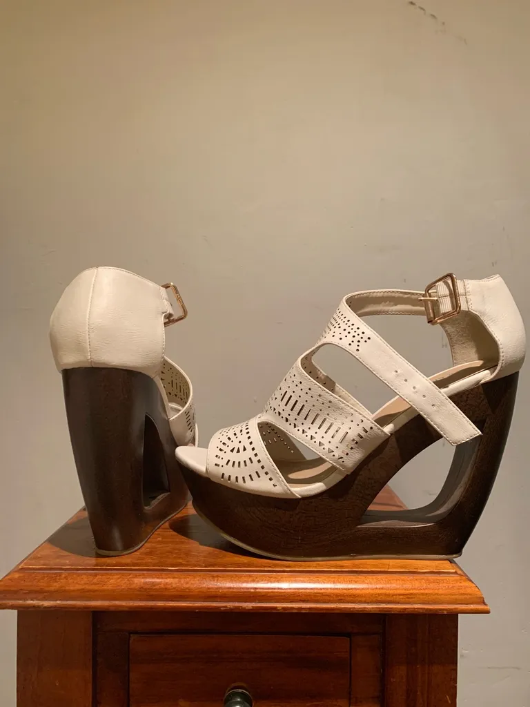 Size 8.5/39 Platform Wedge Sandles photo 1