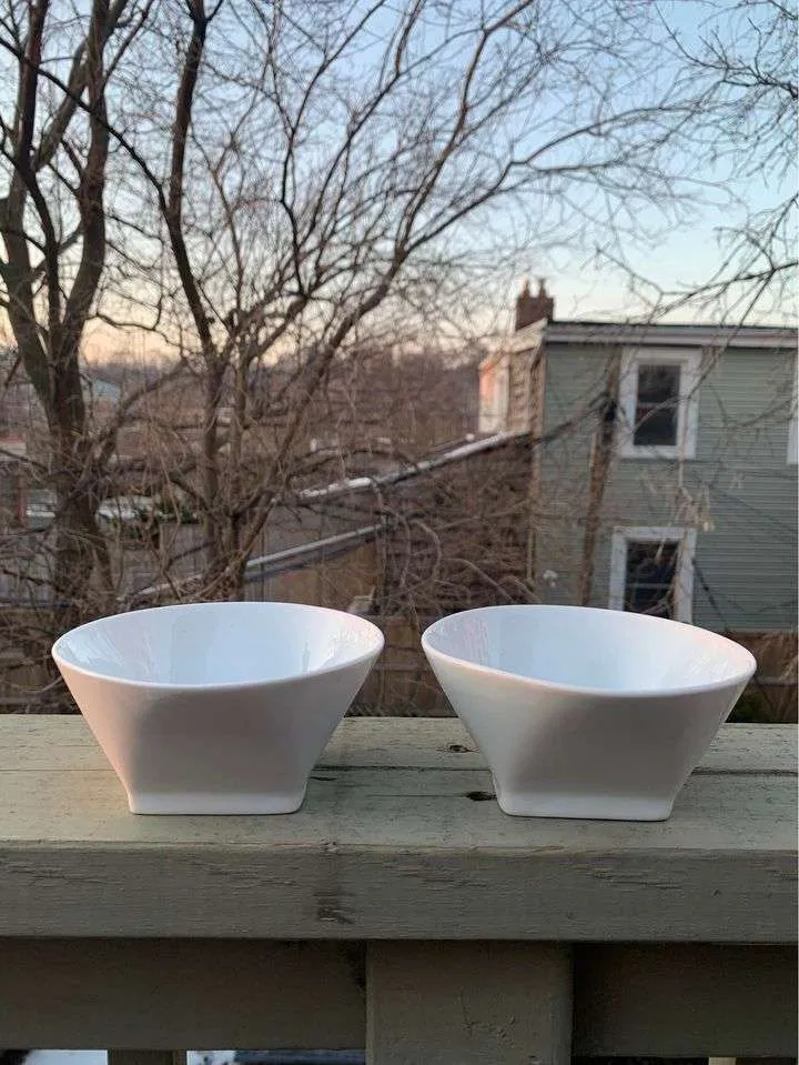 2 white bowls photo 1