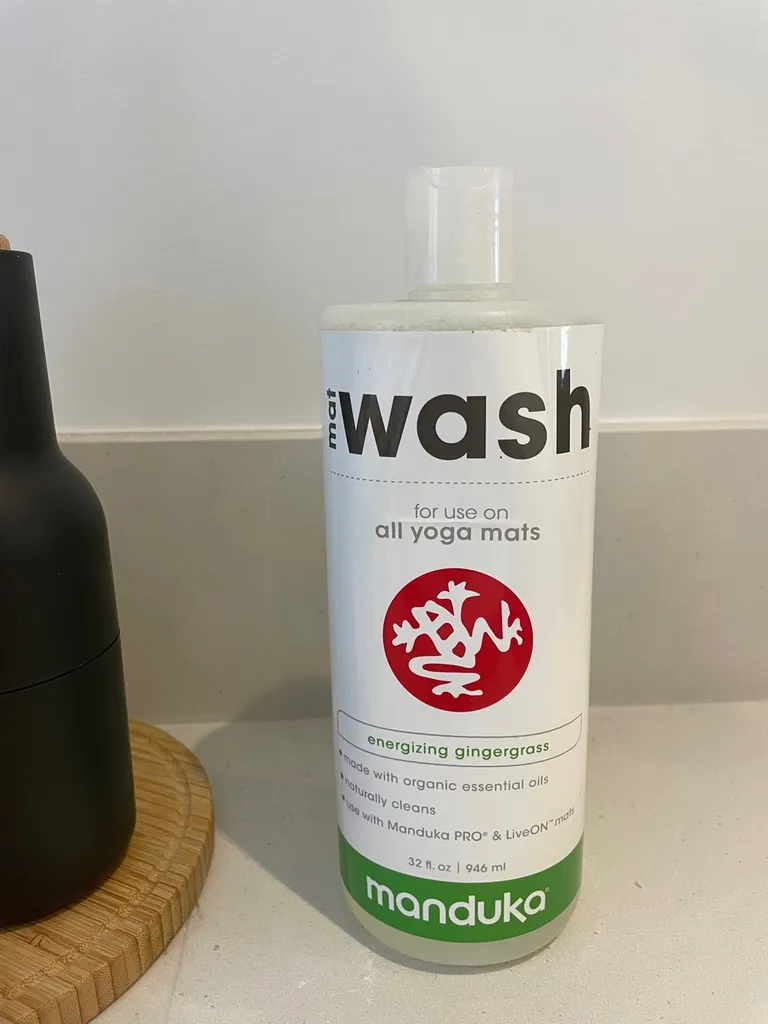 Manduka Yoga Mat Wash photo 1
