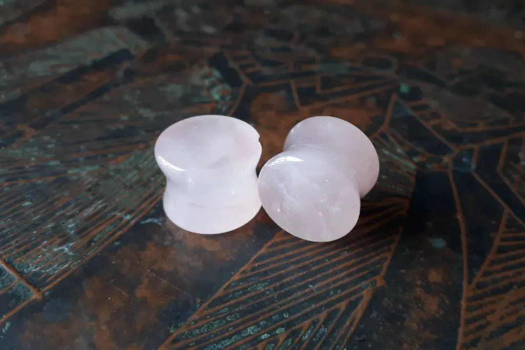 🆕️🆓️ Rose Quartz Plugs photo 1