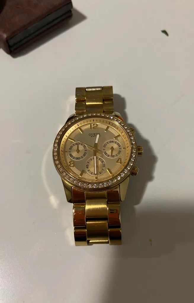 Gold watch From GUESS photo 1