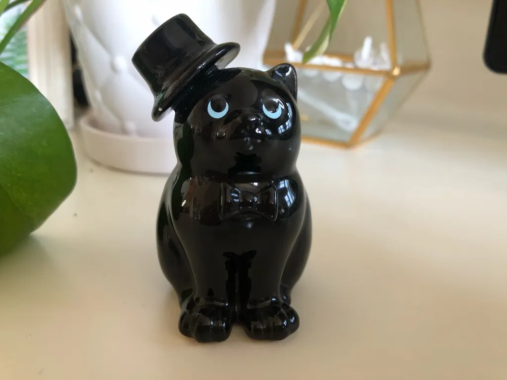 Vintage Figurine photo 1