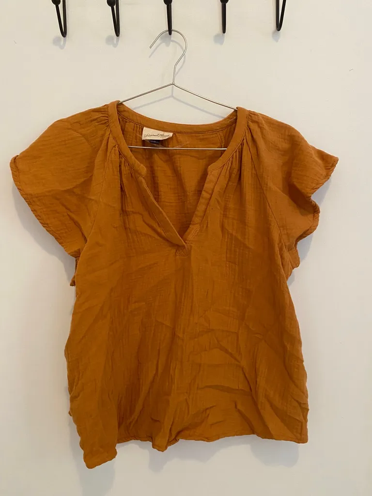Women’s Top Flared Sleeves Size M photo 1