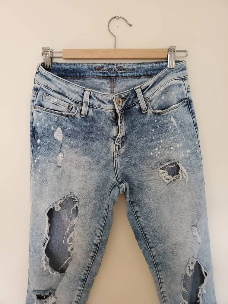 Ripped Jeans photo 1