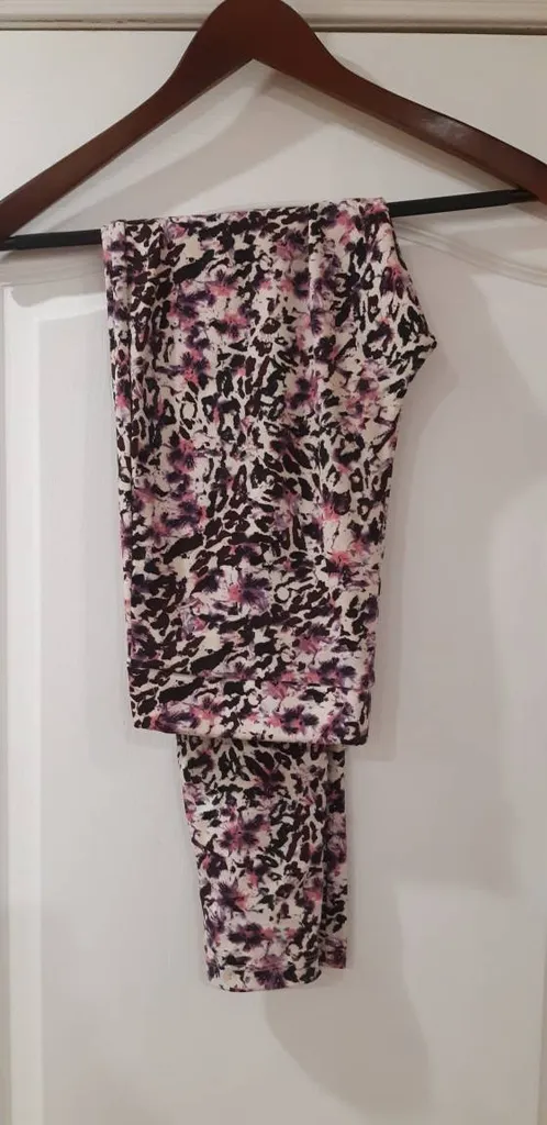 Pink Leopard Print Leggings photo 1