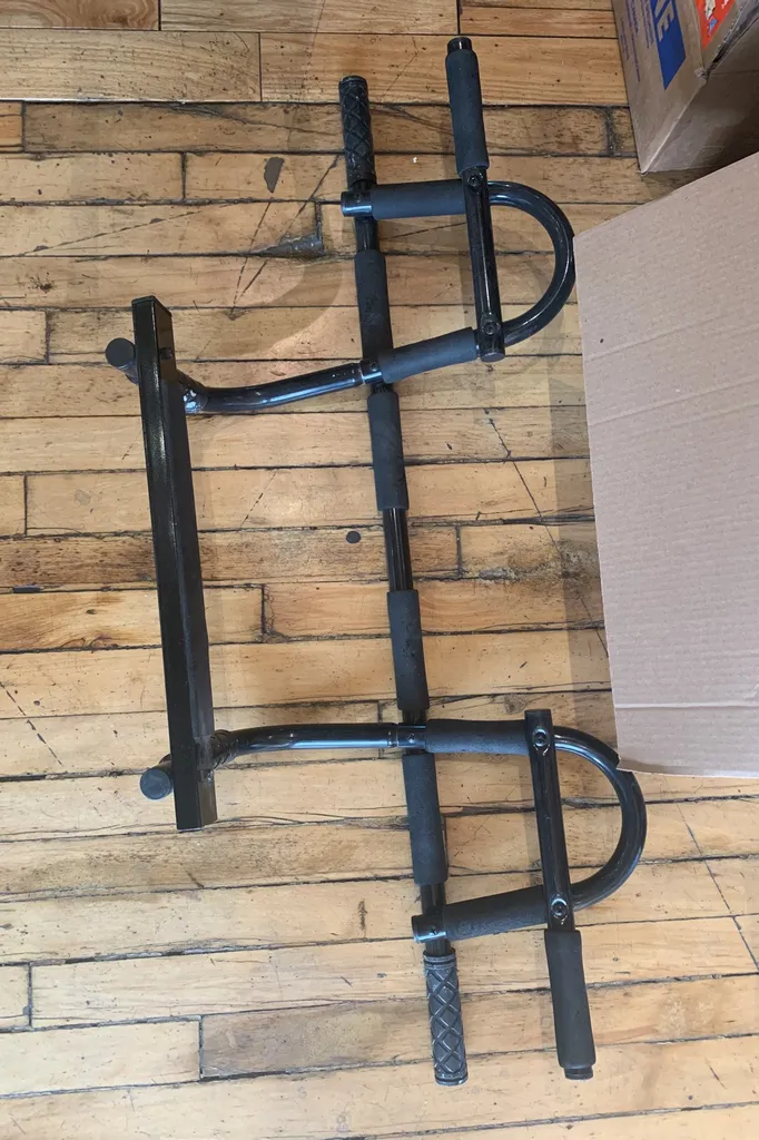 *Free Arm Bar Thing* photo 1