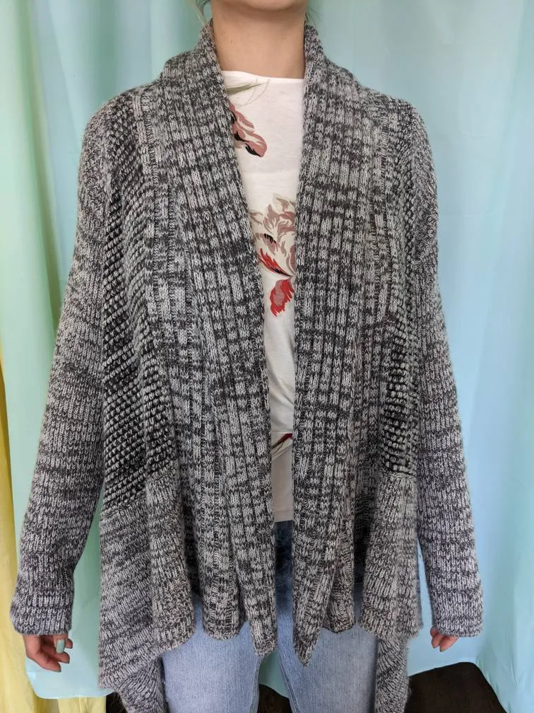 Reitmans Size Medium Cardigan Sweater photo 1