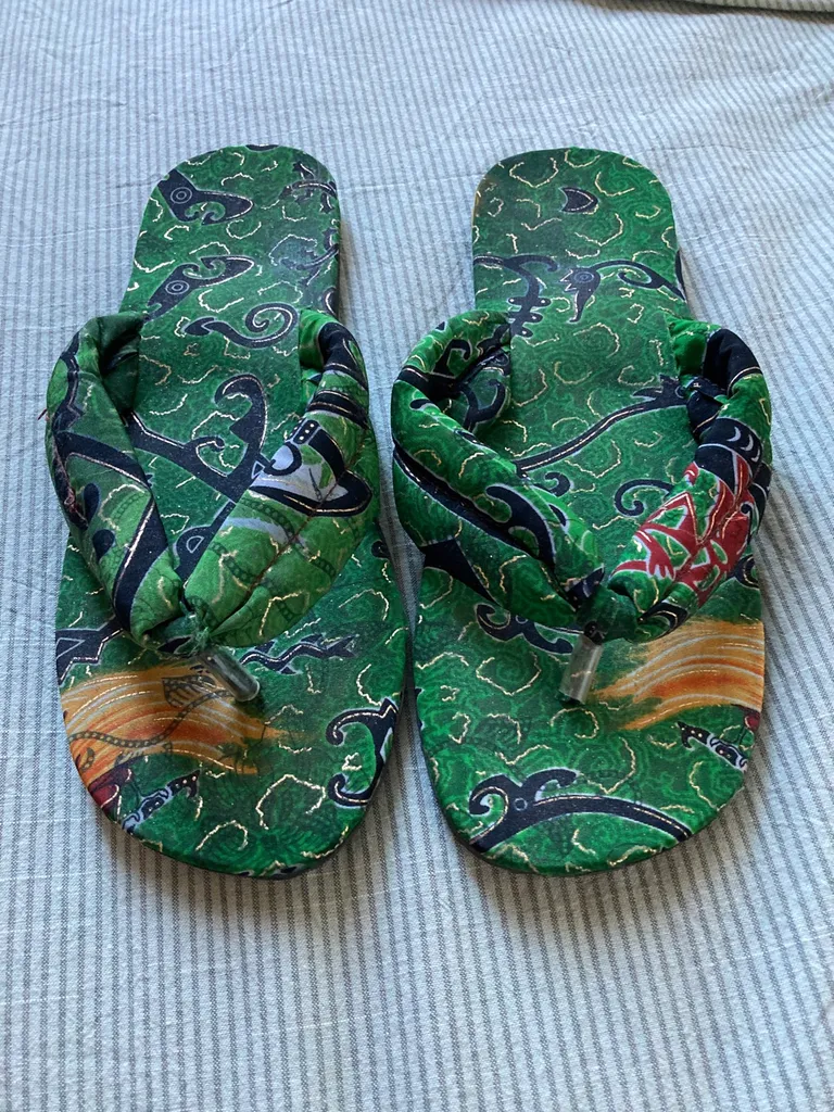 Slippers/ sandals photo 1
