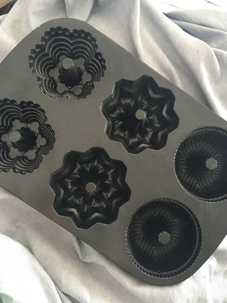 Nordic Ware Multi Mini Bundt Pan photo 1