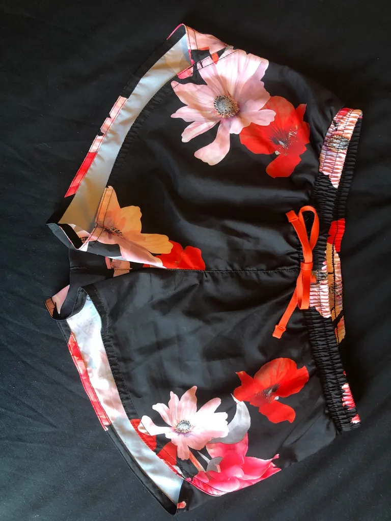 Old Navy Active Go-Dry Floral Shorts photo 1