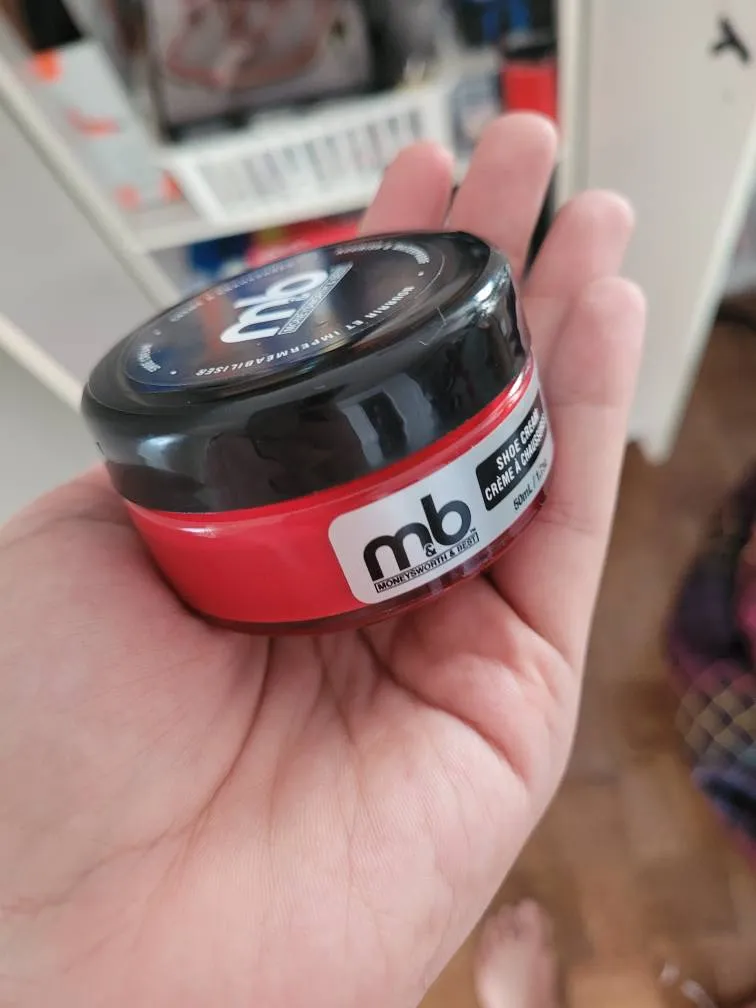 Shoe Cream Red photo 1