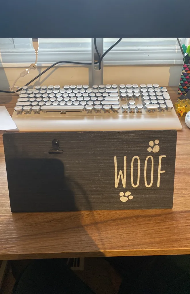 Woof Photo Stand photo 1