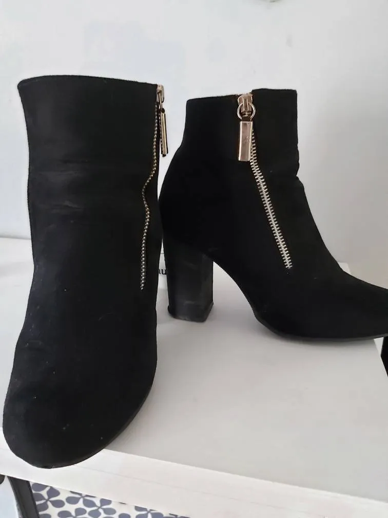 Boots , Size 7, Water Resistent photo 1