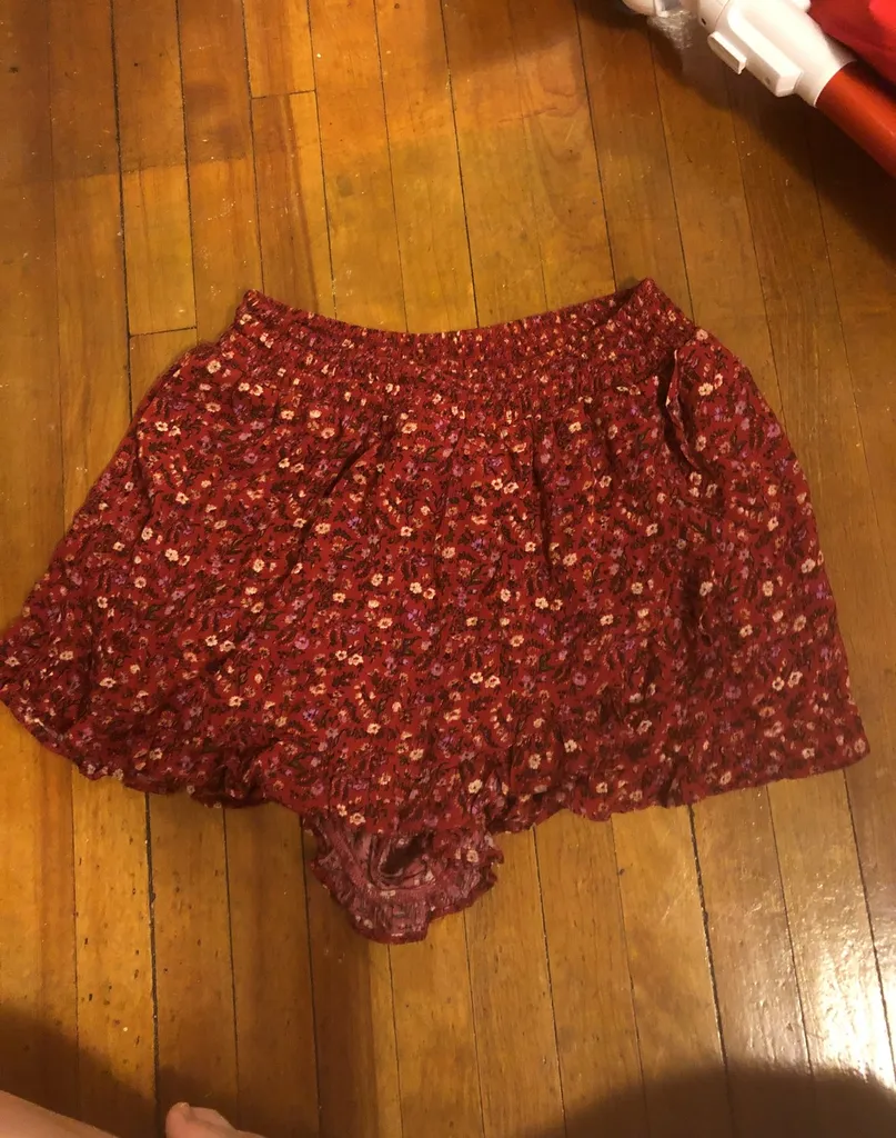 Brand New With Tag, Sz M Floral Shorts photo 1