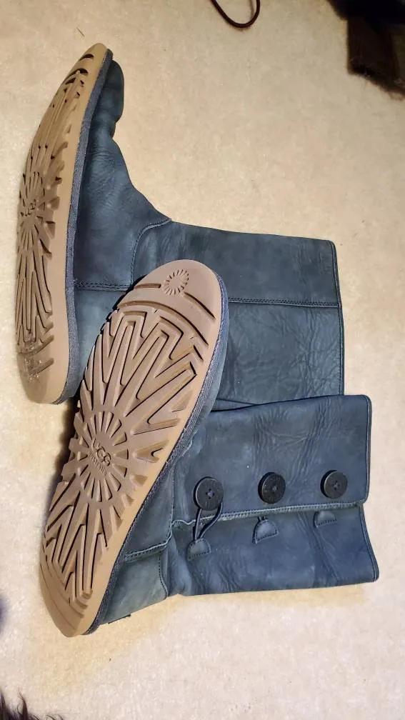 UGG's Womens Size 7 photo 1