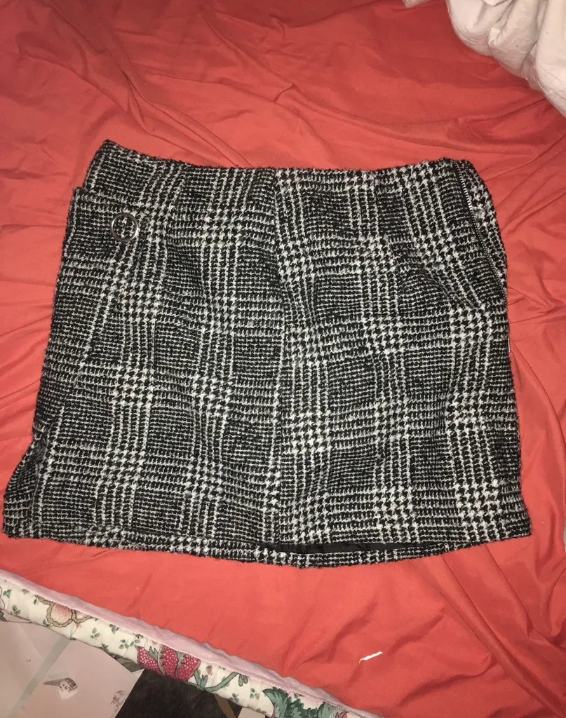 Tweed Miniskirt Size Euro 40 photo 1