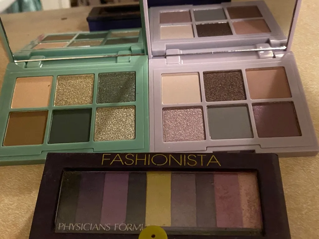 Eyeshadow Palettes photo 1