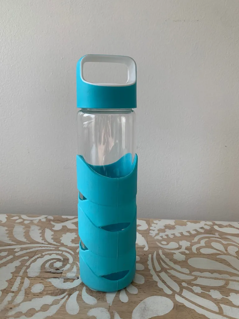 Glass Water bottle photo 1