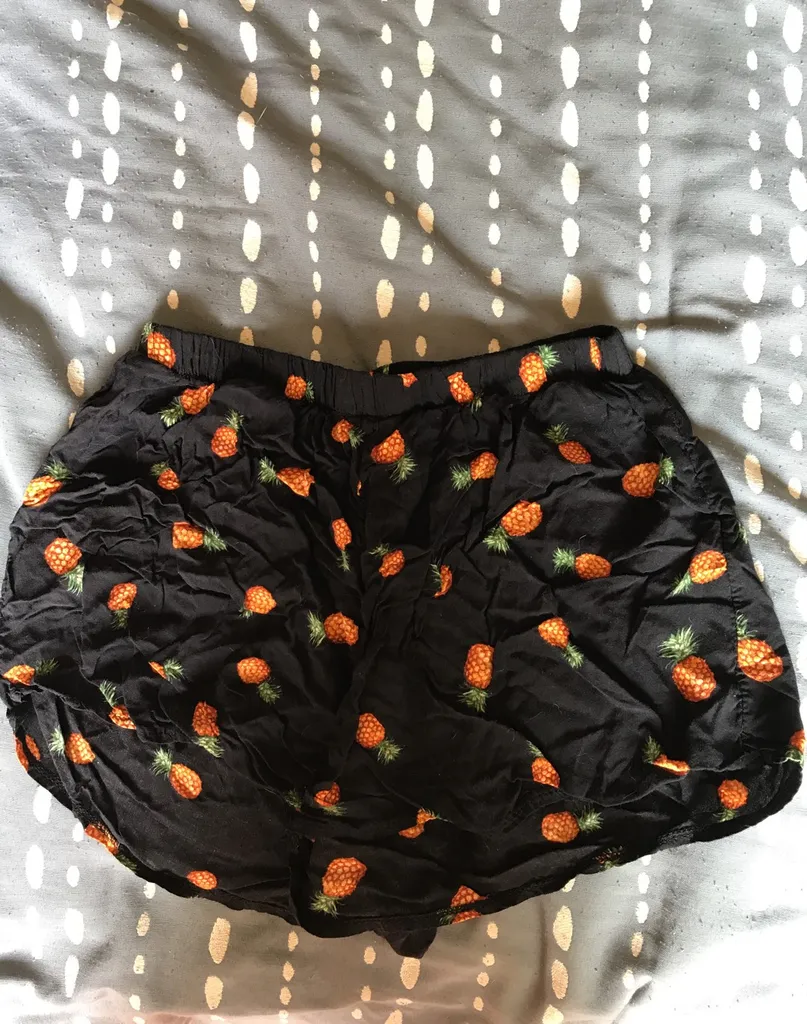 pineapple shorts photo 1