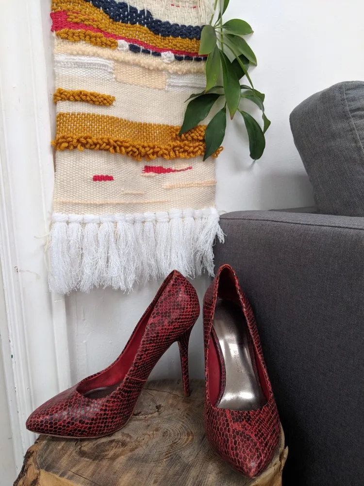 Red Guess Heels photo 1