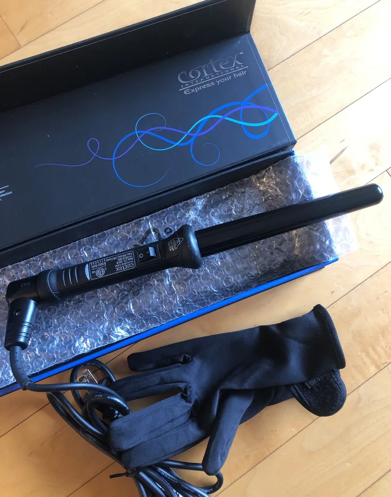 Curling Wand With Heat Protective Glove photo 1