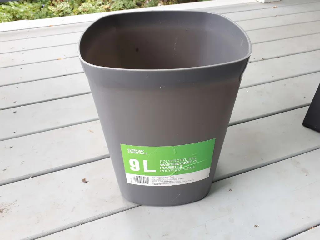 Plastic trash cans photo 1