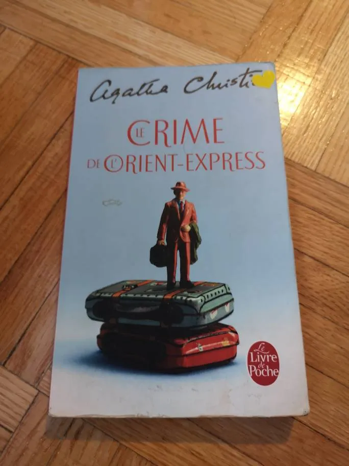 Book In French photo 1