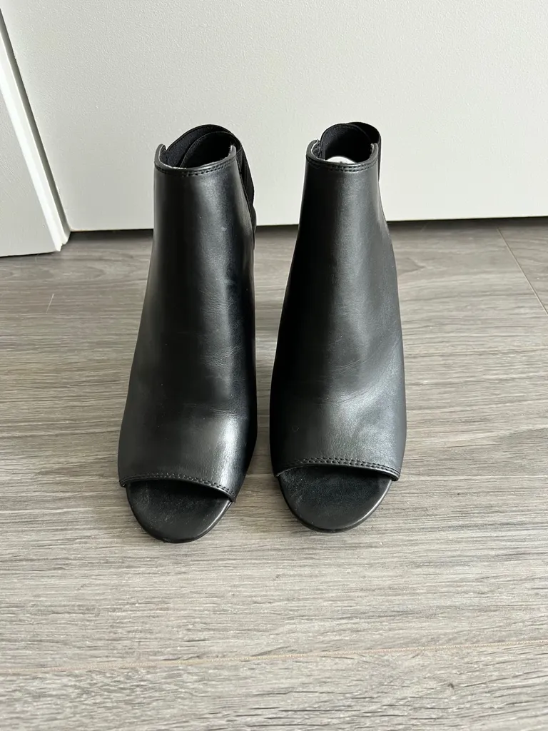 New Nine West Black Heels Size 5.5 photo 1