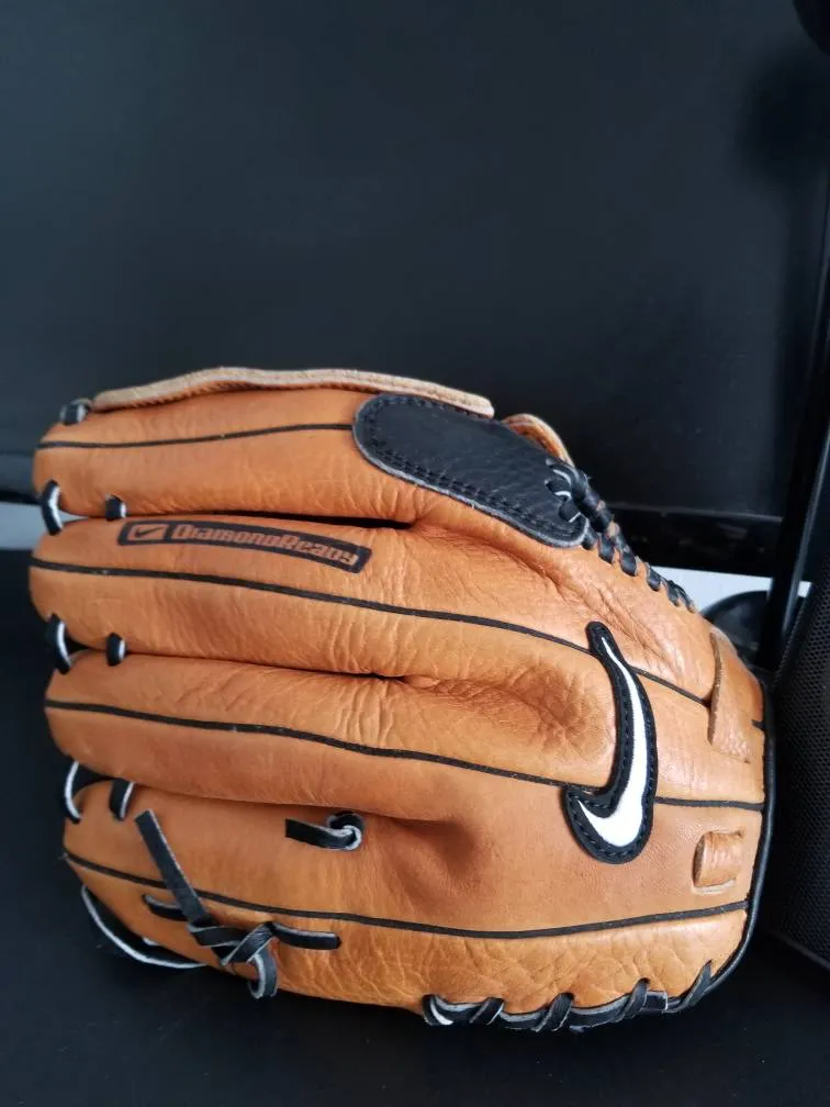 NIKE Keystone Super-Soft Leather Baseball Glove photo 1