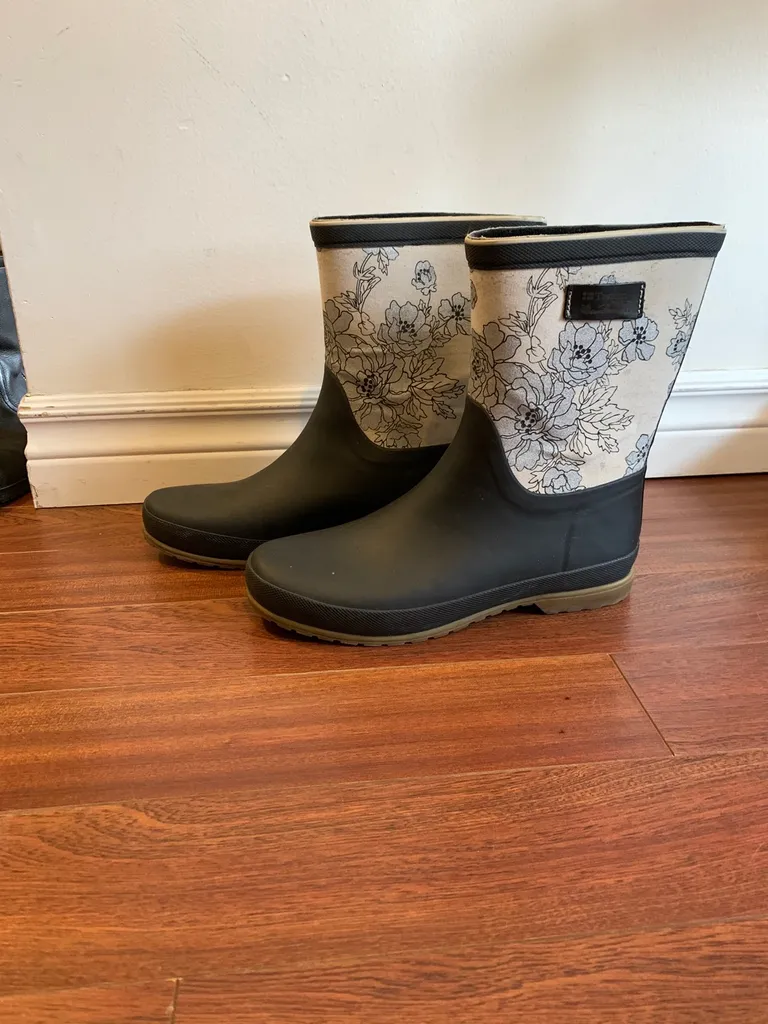 Size 40 Tretorn Rubber Boots photo 1