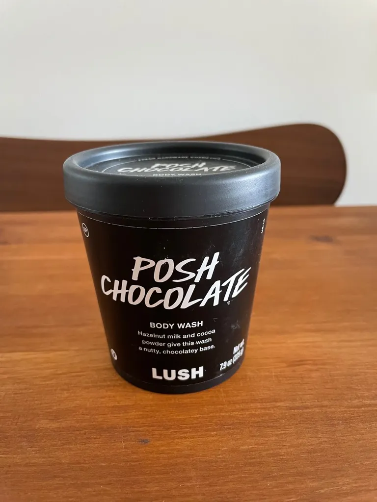 Lush Posh Chocolate Cocoa Body Wash photo 1