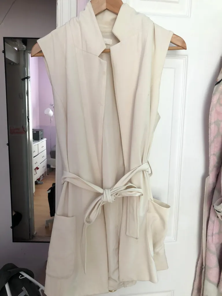 Cream Coloured H&M Coat Size 8 photo 1