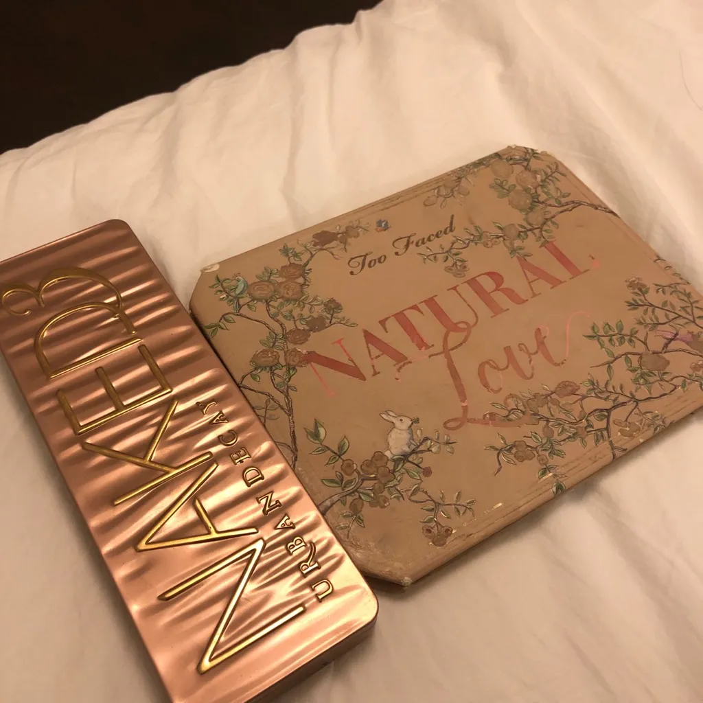 Eyeshadow Palettes photo 1