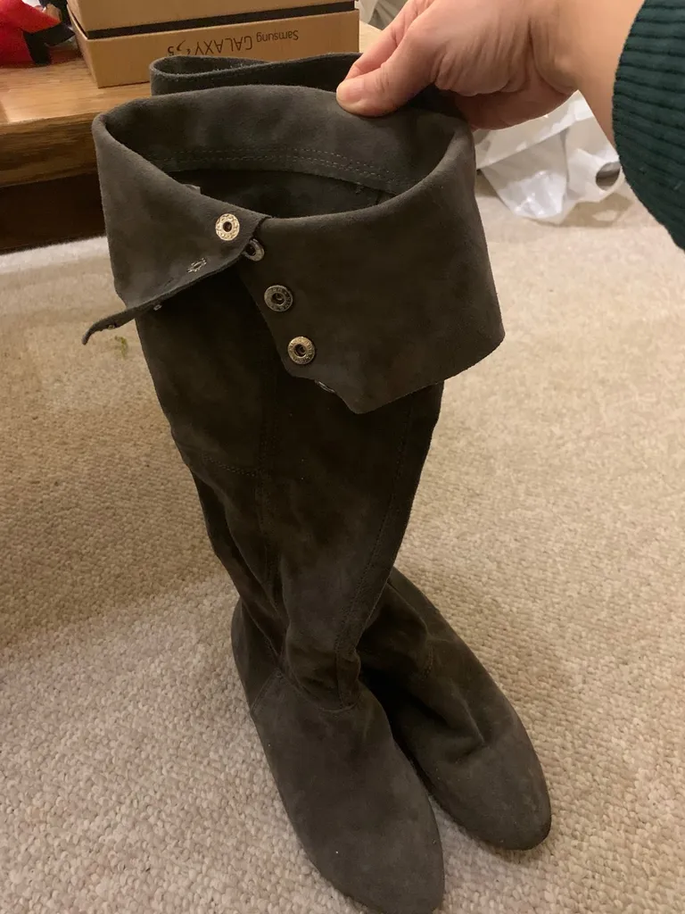 Chinese Laundry Grey Suede Boots Size 9 photo 1