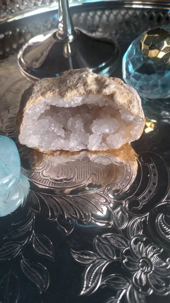 Druzy Quartz Crystal Geode photo 1
