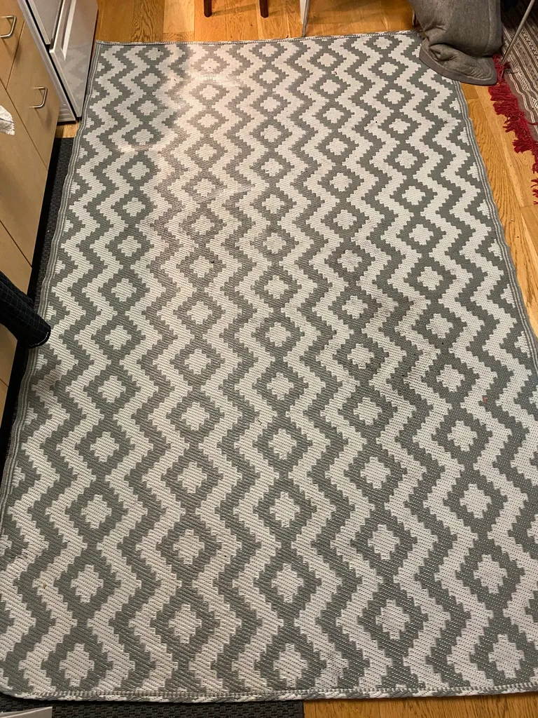 Outdoor vinyl rug photo 1